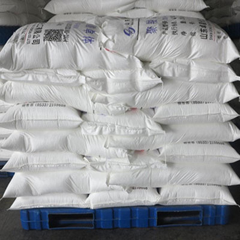 Effekt af polycarboxylsyre Superplasticizer på krystallisation ved lav temper...